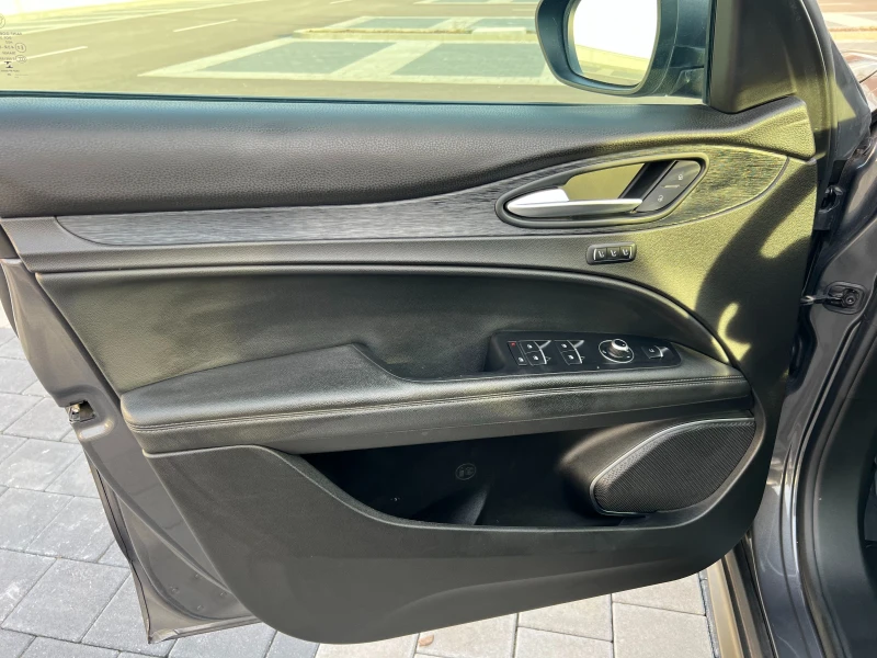 Alfa Romeo Stelvio 2.2 4x4 Facelift, снимка 9 - Автомобили и джипове - 52920539