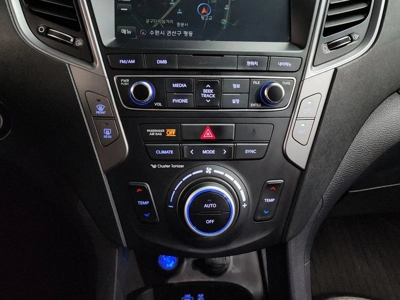 Hyundai Santa fe Diesel 2.0 2WD| 184к.с.| ВКЛ.ТЕХНОТЕСТ, снимка 13 - Автомобили и джипове - 55432423