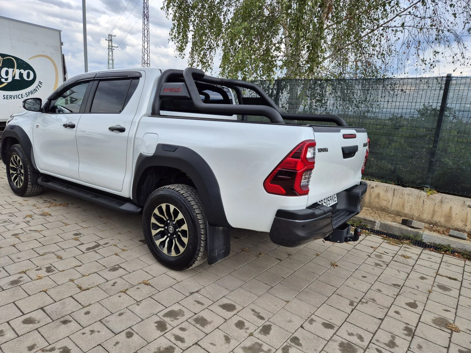 Toyota Hilux GR Sport - изображение 3