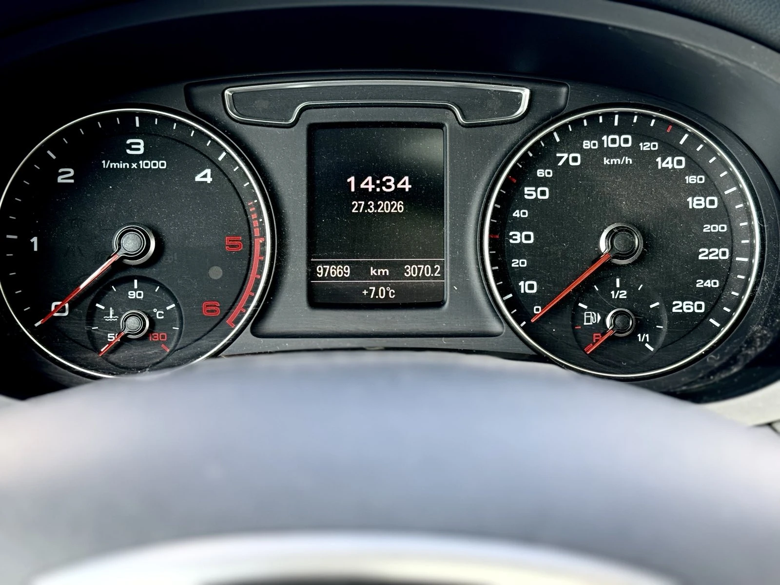 Audi Q3, снимка 8 - Автомобили и джипове - 54060992