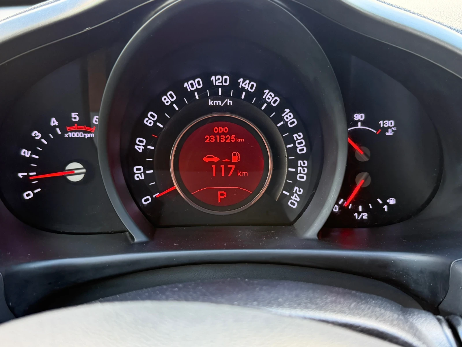 Kia Sportage 2.0 CRDI / AUTOMAT / 4x4, снимка 10 - Автомобили и джипове - 55399766