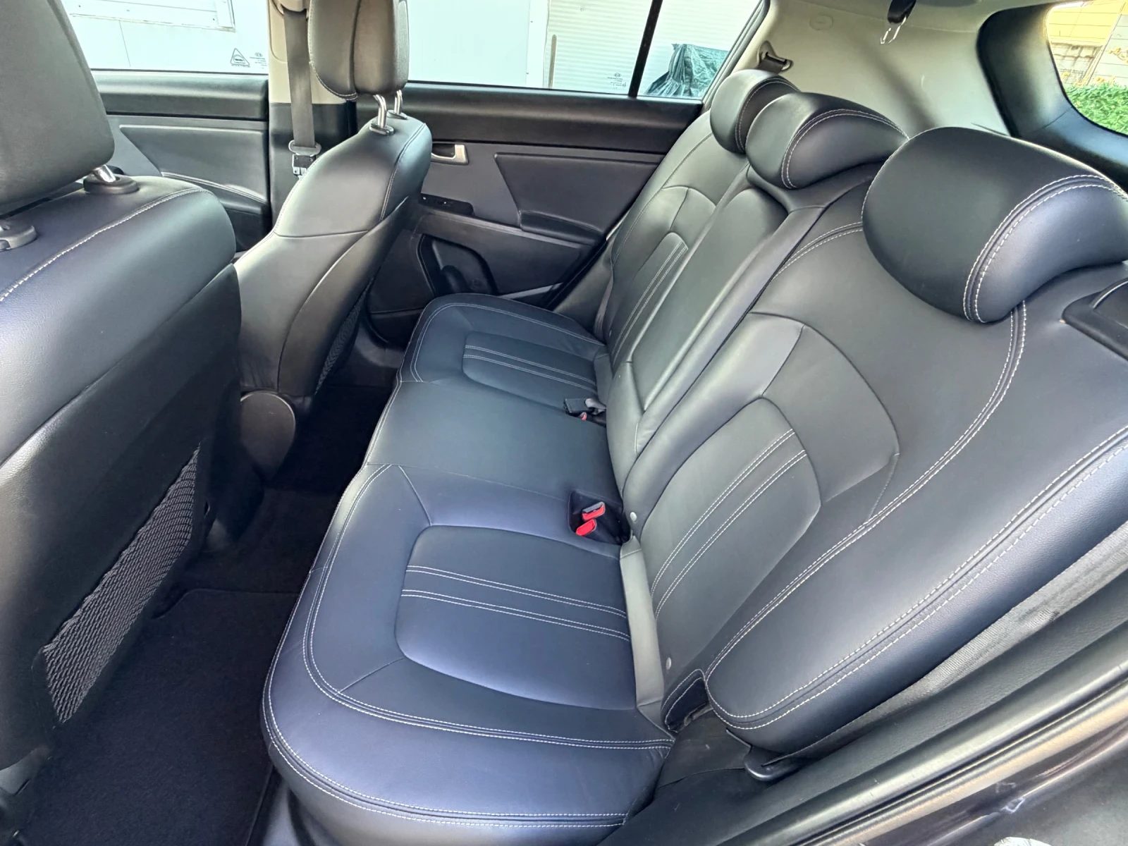 Kia Sportage 2.0 CRDI / AUTOMAT / 4x4, снимка 14 - Автомобили и джипове - 55399766
