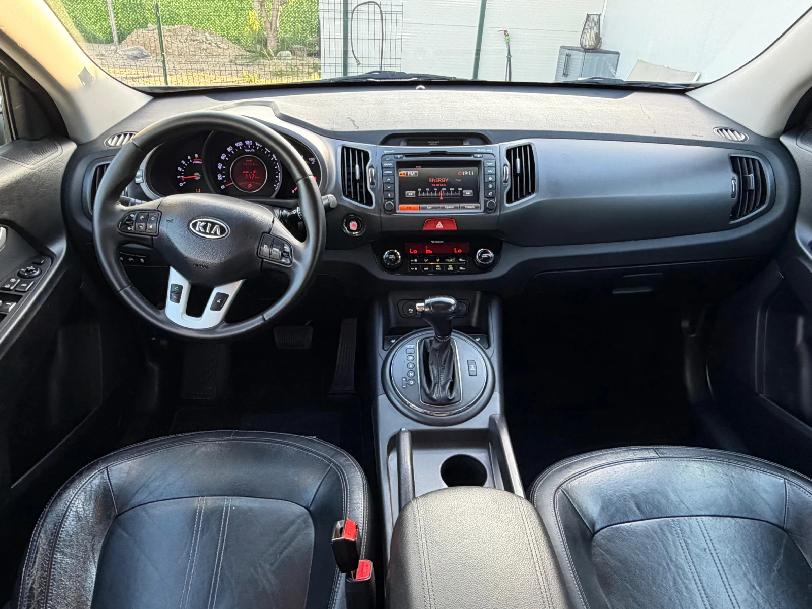 Kia Sportage 2.0 CRDI / AUTOMAT / 4x4, снимка 8 - Автомобили и джипове - 55399766