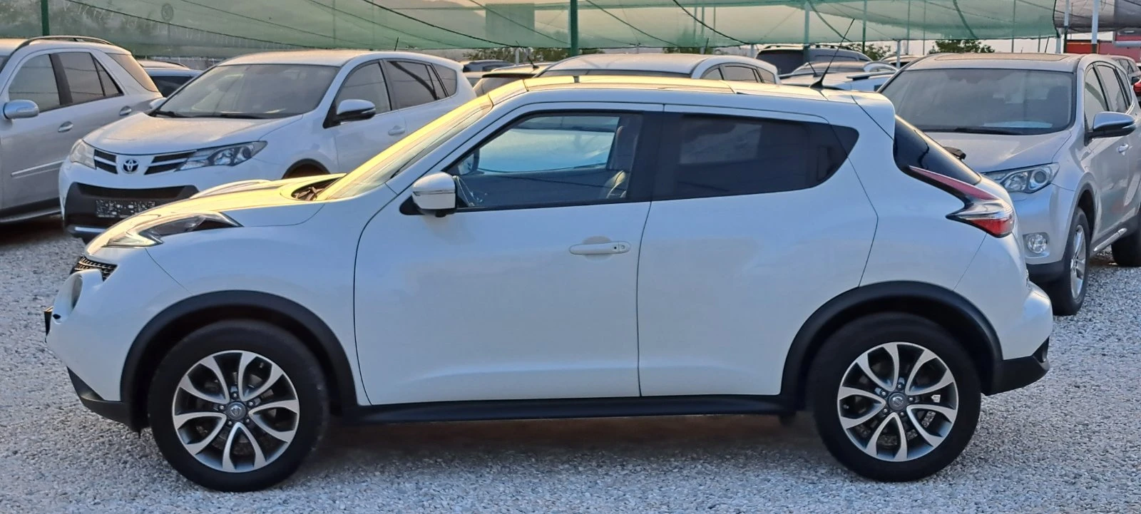 Nissan Juke 1.6 Бензин 117kc Navi, ЕВРО6.  Камера, Автомат, снимка 4 - Автомобили и джипове - 55876257