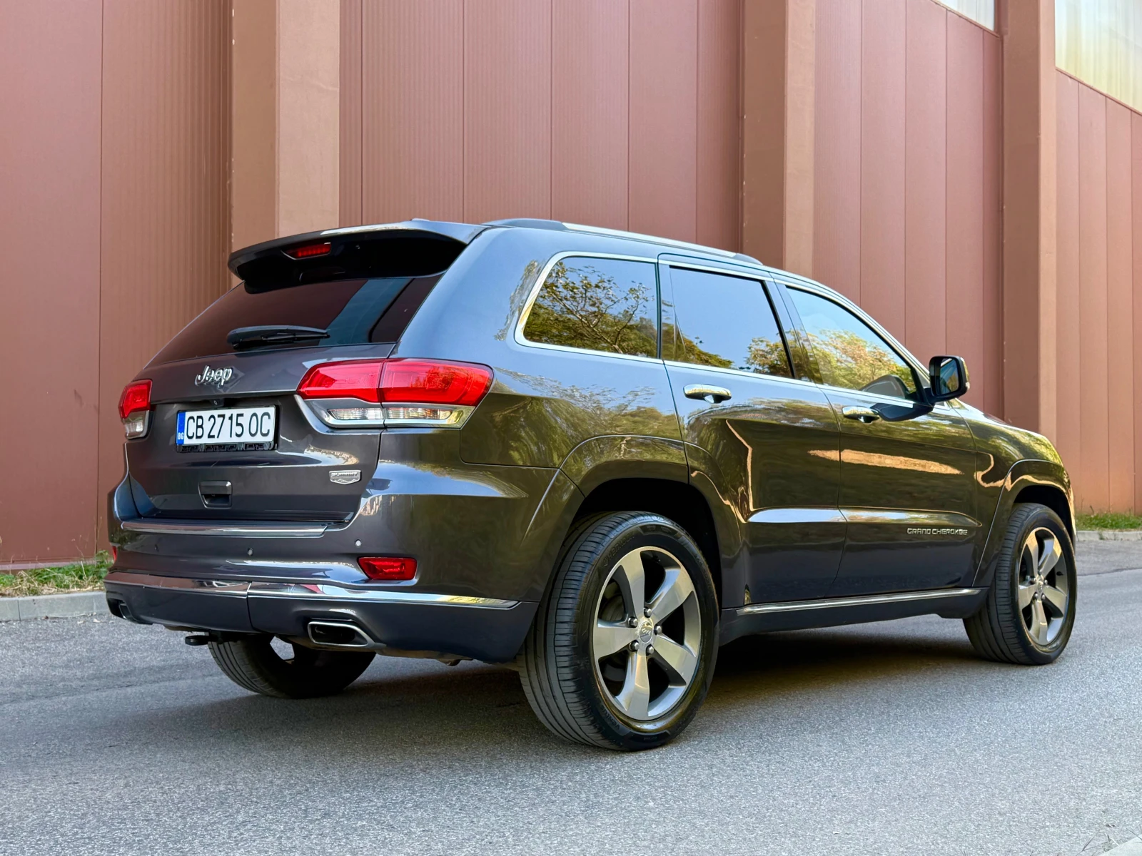 Jeep Grand cherokee SUMMIT 3.0 CRD | DISTRONIC | AIRMATIC | PANORAMA |, снимка 4 - Автомобили и джипове - 56114358