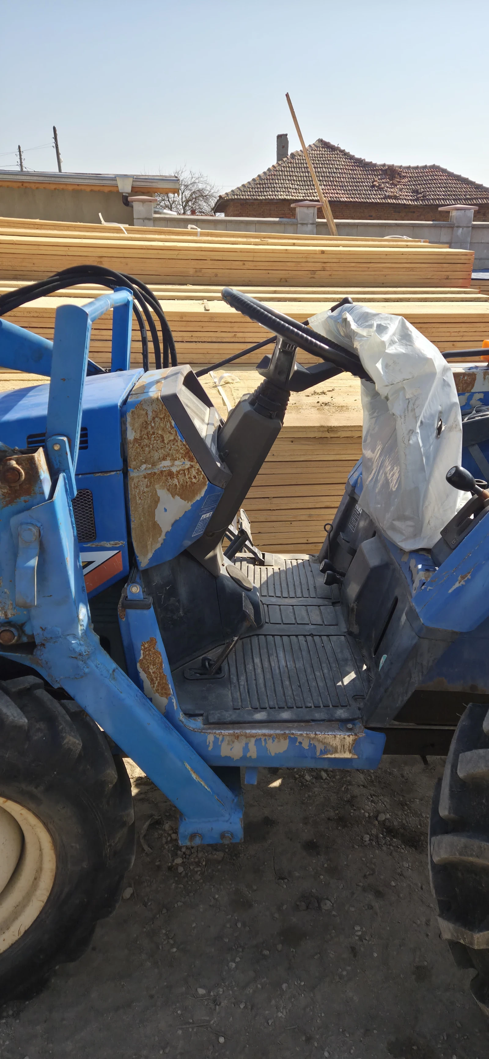 Трактор ISEKI, снимка 3 - Селскостопанска техника - 53856928