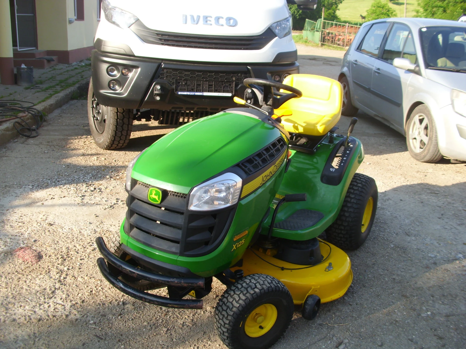 Сенокосачка John Deere х125, снимка 2 - Селскостопанска техника - 54176765