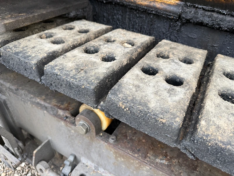 Асфалтополагаща машина Volvo ABG P8820C, снимка 14 - Индустриална техника - 53123036