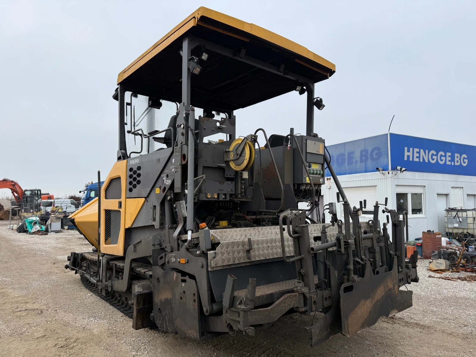 Асфалтополагаща машина Volvo ABG P8820C - изображение 4