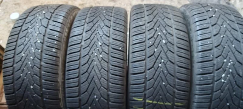 Гуми Зимни 225/45R17, снимка 1 - Гуми и джанти - 30924869