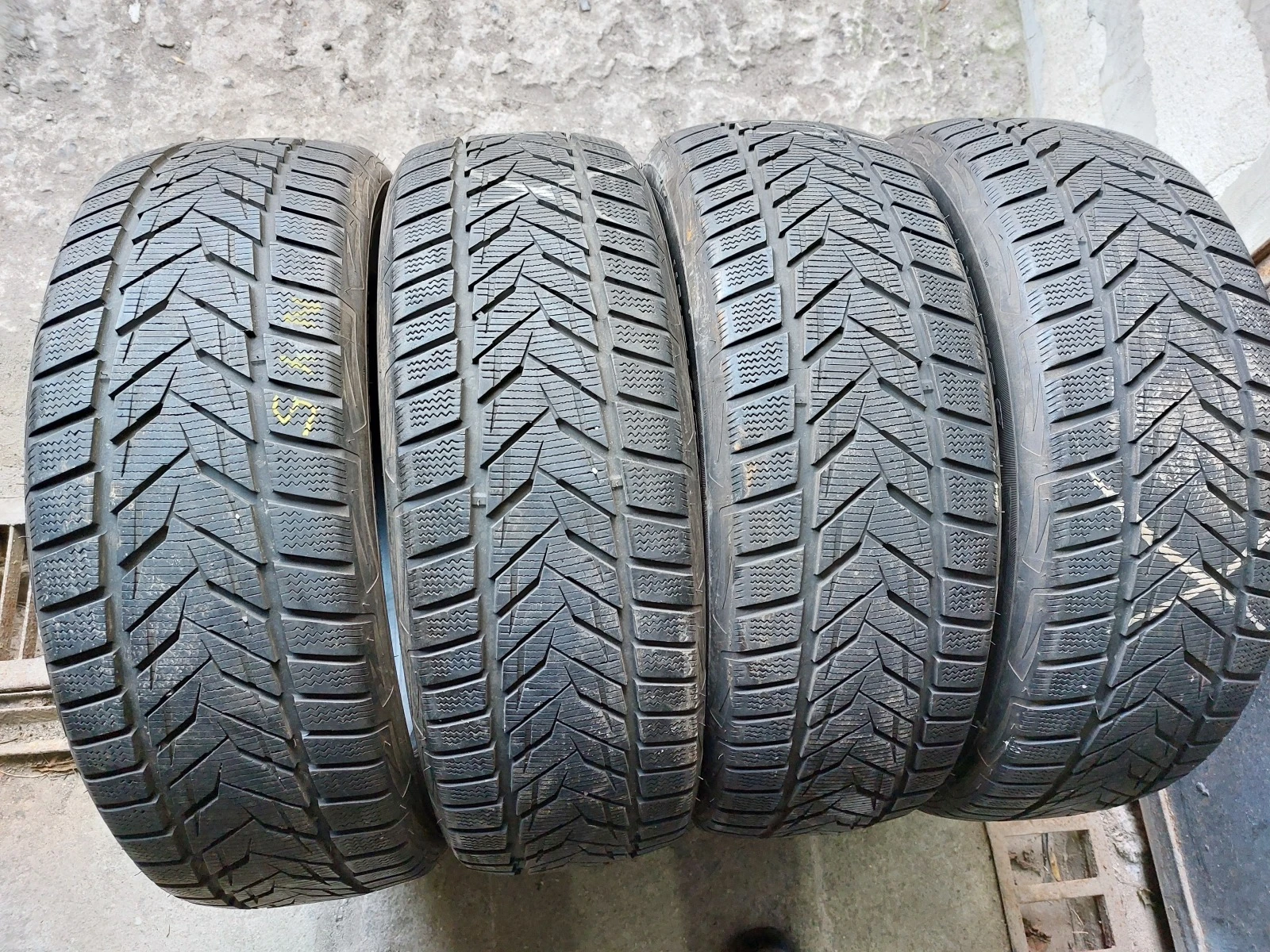 ���� 215/55R18 | Mobile.bg � ����������� 2