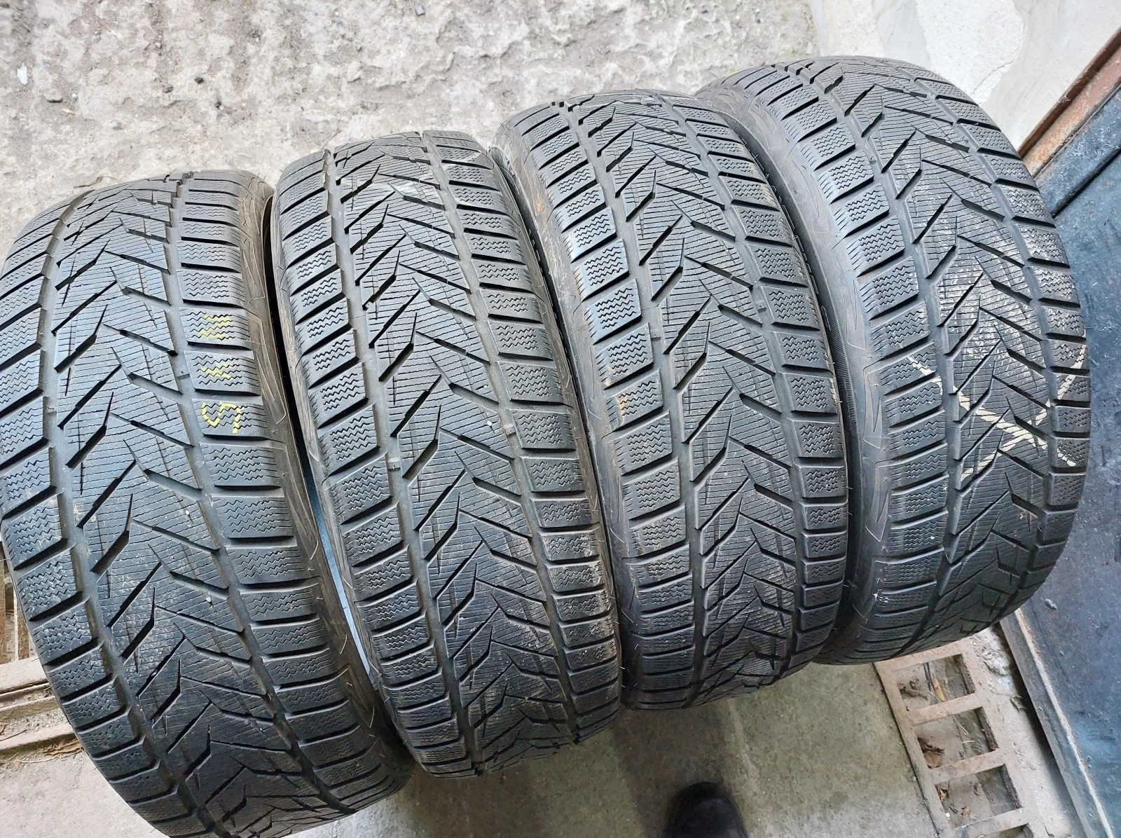 ���� 215/55R18 | Mobile.bg � ����������� 1