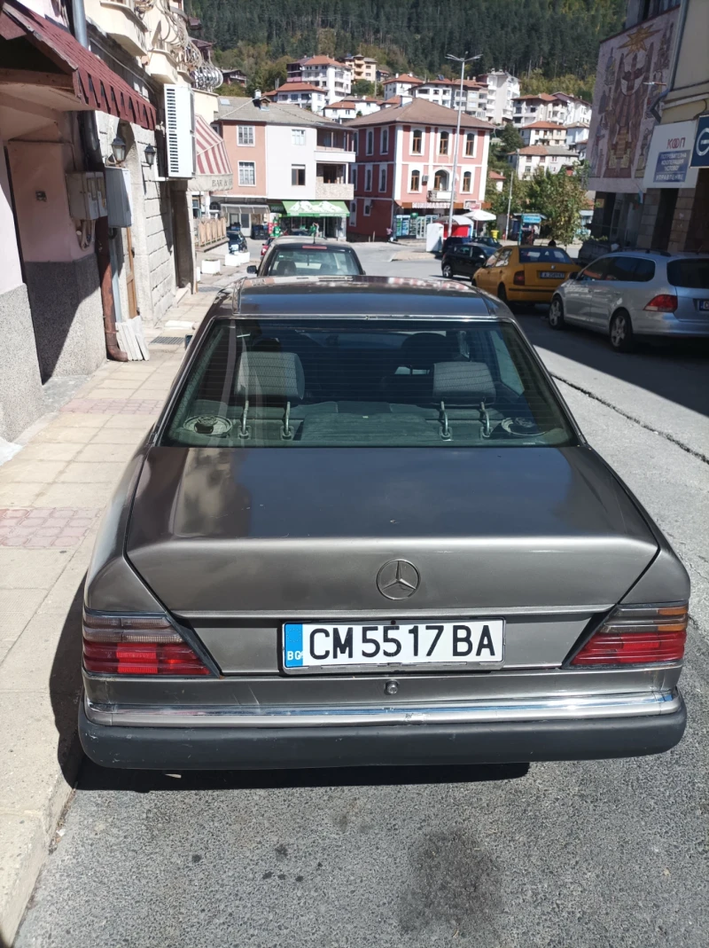 Mercedes-Benz 124 200Е, снимка 5 - Автомобили и джипове - 47383226