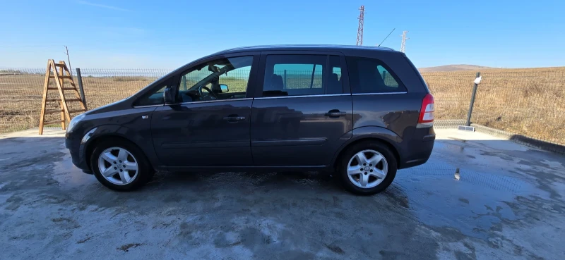 Opel Zafira, снимка 8 - Автомобили и джипове - 47465487