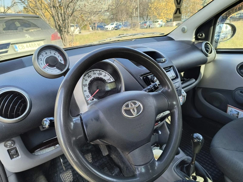 Toyota Aygo Газ, Климатик!, снимка 6 - Автомобили и джипове - 48243179