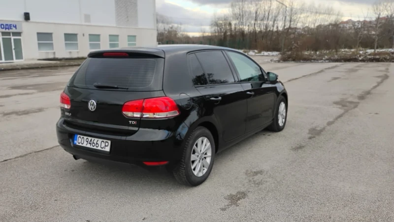 VW Golf, снимка 5 - Автомобили и джипове - 49520558