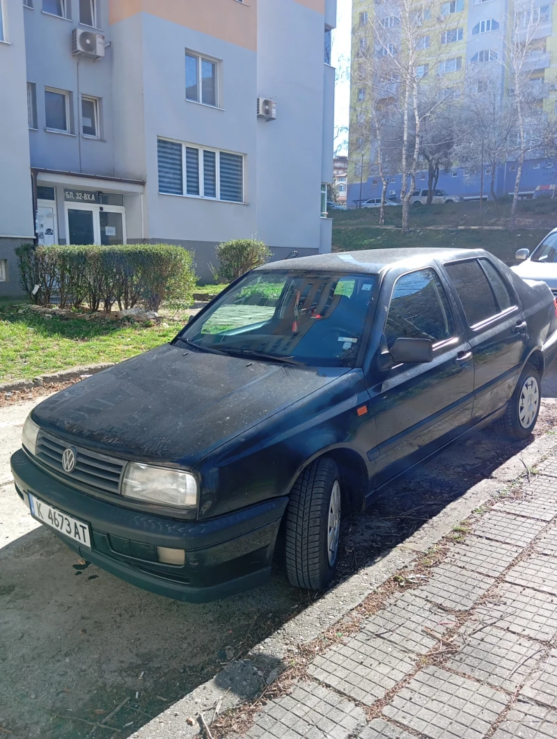 VW Vento, снимка 3 - Автомобили и джипове - 49576464