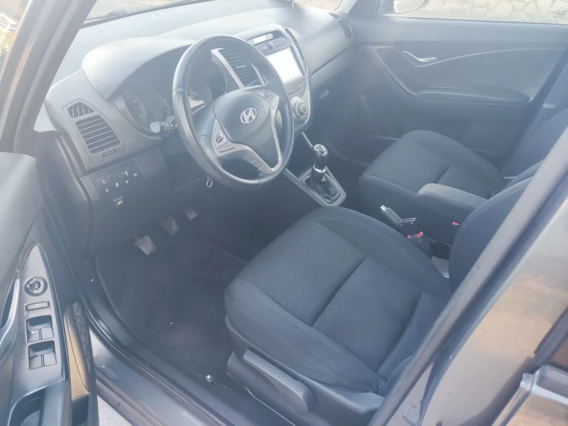 Hyundai Ix20 1.4i /ГАЗ, снимка 7 - Автомобили и джипове - 52668037