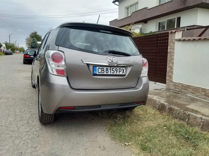 Toyota Verso, снимка 5 - Автомобили и джипове - 52190955