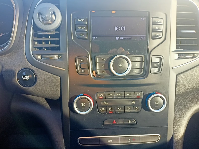 Renault Megane 1, 5 dCi автоматик - преди AdBlue, снимка 11 - Автомобили и джипове - 52041363