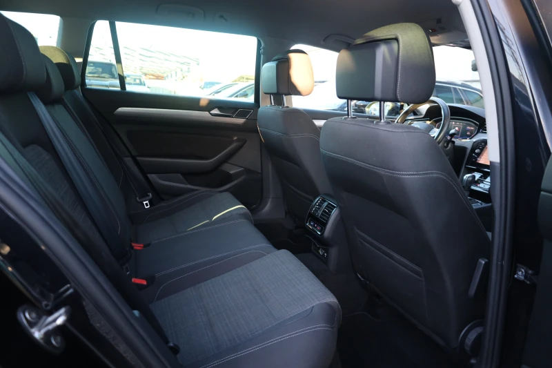 VW Passat Combi 2.0TDI DSG KeyGO Digital ACC KeyGO KAM iCar, снимка 8 - Автомобили и джипове - 53526300