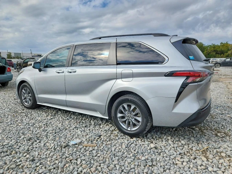 Toyota Sienna 2.5l Xle, снимка 2 - Автомобили и джипове - 53527461