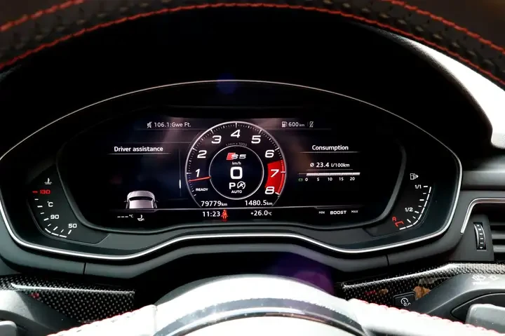 Audi S5 Technik * B&O * Carbon Interior * CARFAX, снимка 11 - Автомобили и джипове - 54826113