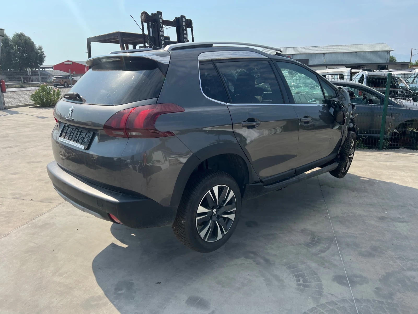 Peugeot 2008 1.2-avtomat - [1] 