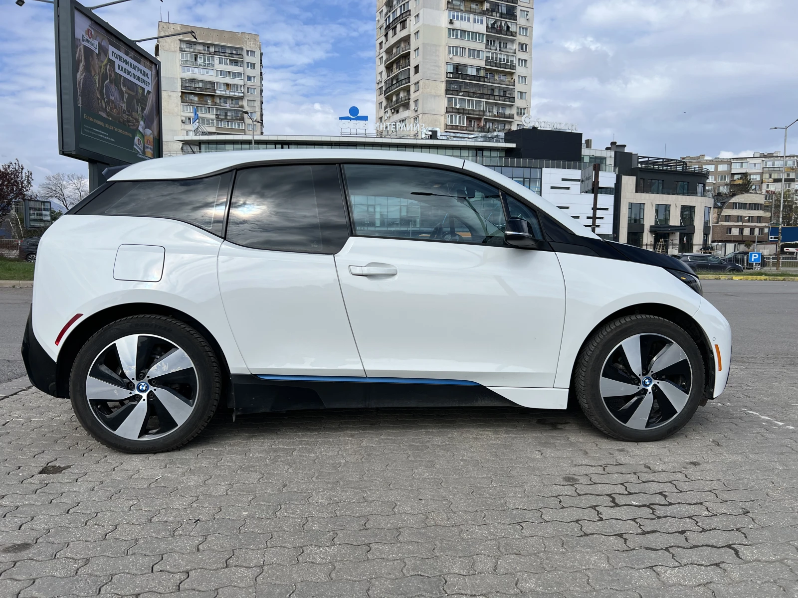 BMW i3 Термопомпа/Подгрев седалки/Keyless/Panorama/Led - изображение 7