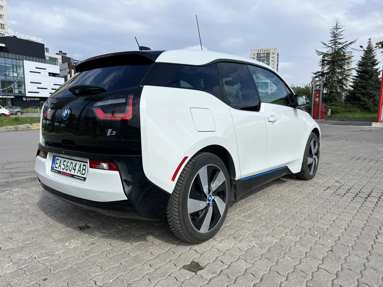 BMW i3 Термопомпа/Подгрев седалки/Keyless/Panorama/Led - изображение 6