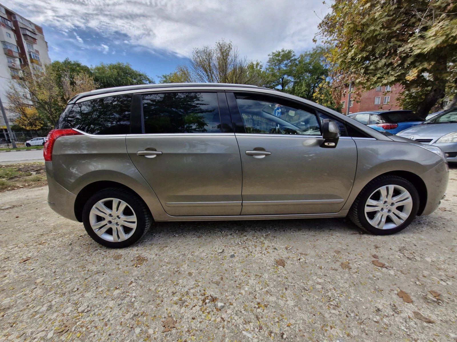 Peugeot 5008 1.6 HDi 114к.с. Автоматик, Навигация, Панорама Фул | Mobile.bg — изображение 4