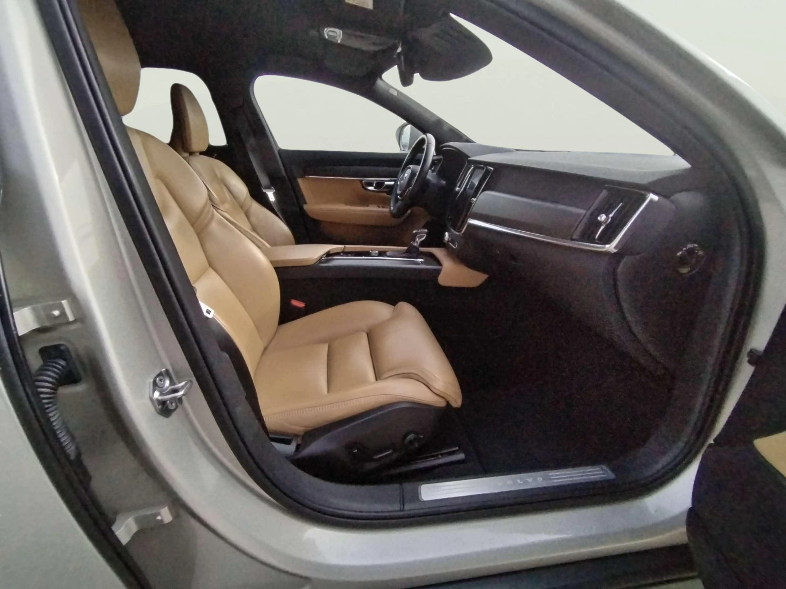 Volvo V90 Cross Country 2.0 - изображение 9