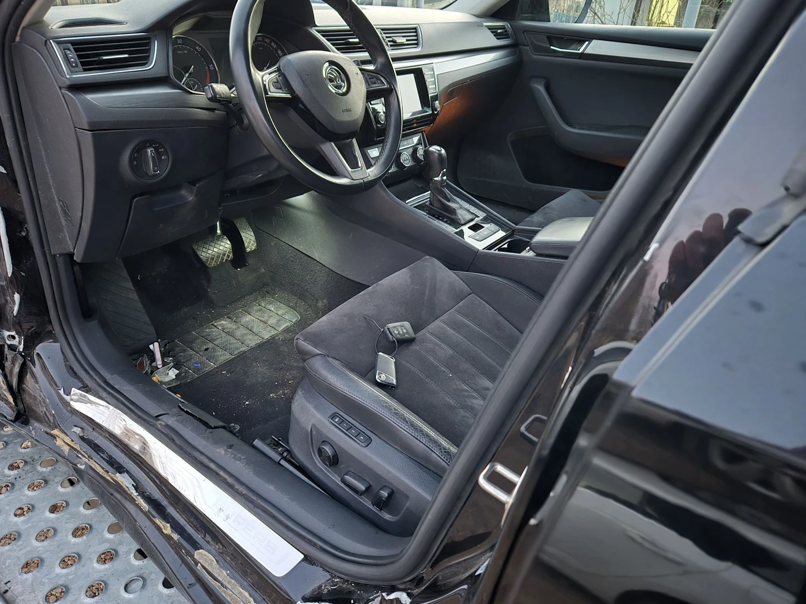 Skoda Superb 2.0* TDI*  - изображение 6