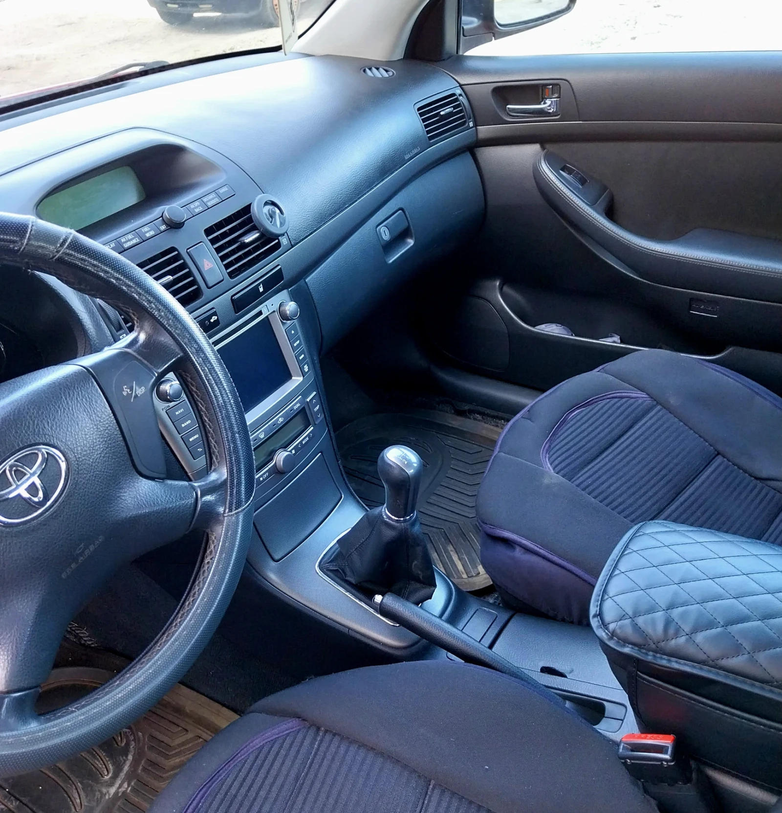 Toyota Avensis 1.8, снимка 10 - Автомобили и джипове - 53839461