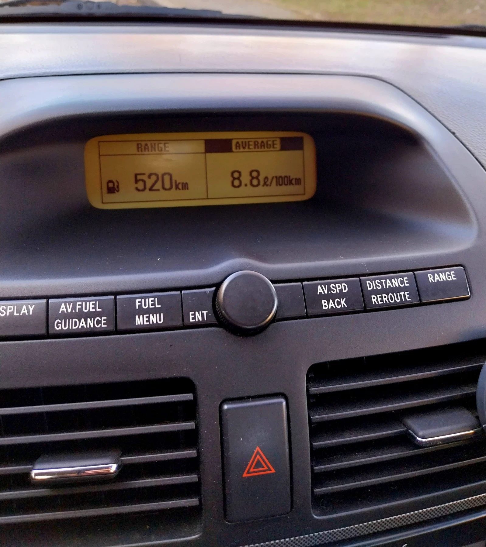 Toyota Avensis 1.8, снимка 14 - Автомобили и джипове - 53839461