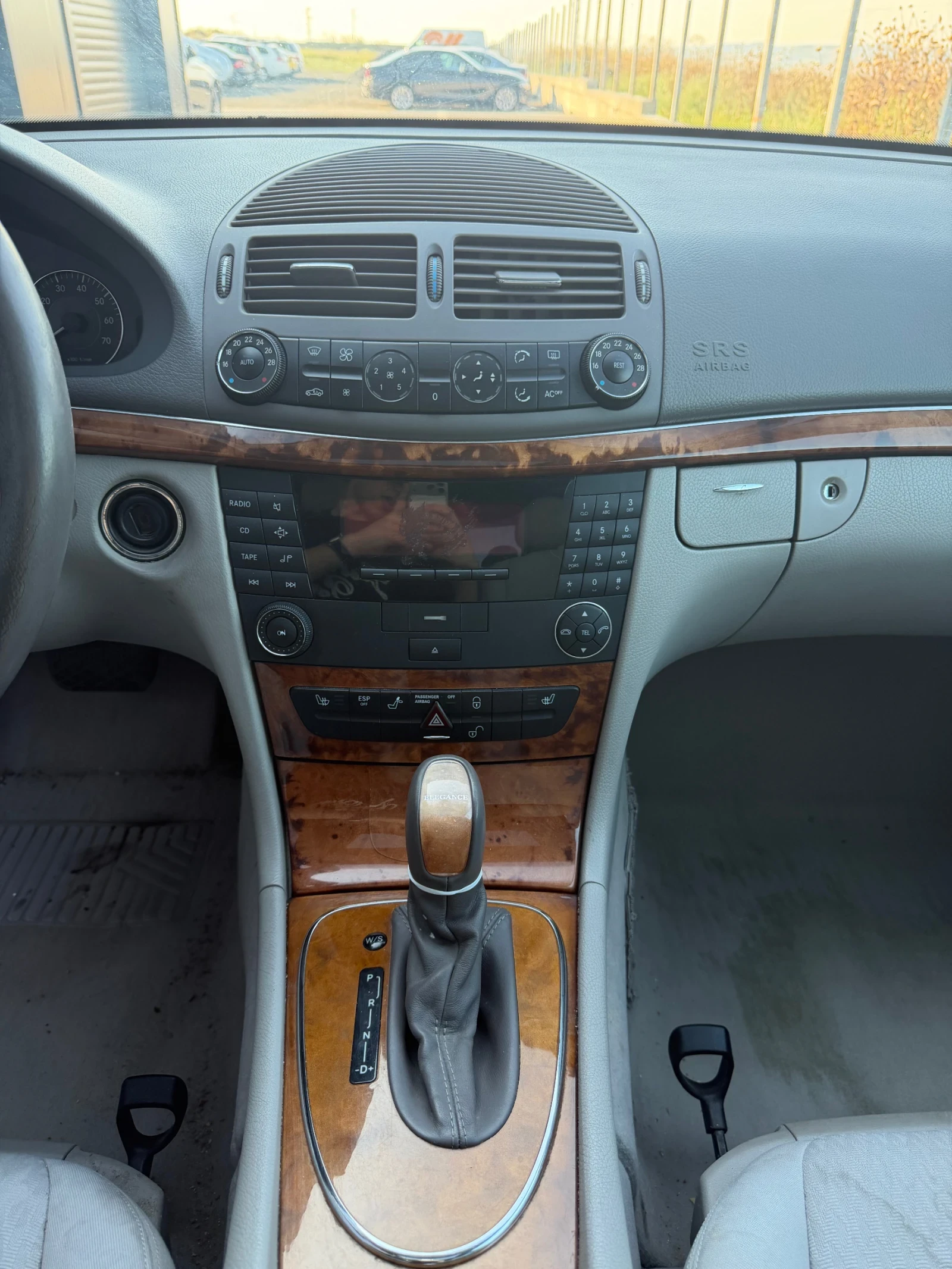 Mercedes-Benz E 240 2.6 - ГАЗ - Автомат, снимка 11 - Автомобили и джипове - 55123943