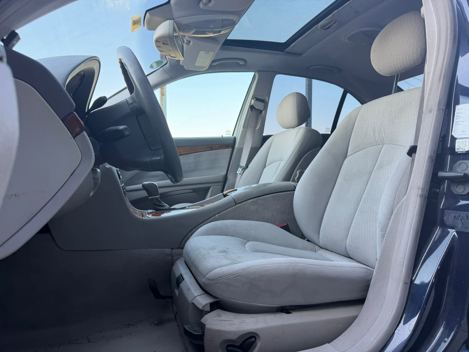 Mercedes-Benz E 240 2.6 - ГАЗ - Автомат, снимка 10 - Автомобили и джипове - 55123943