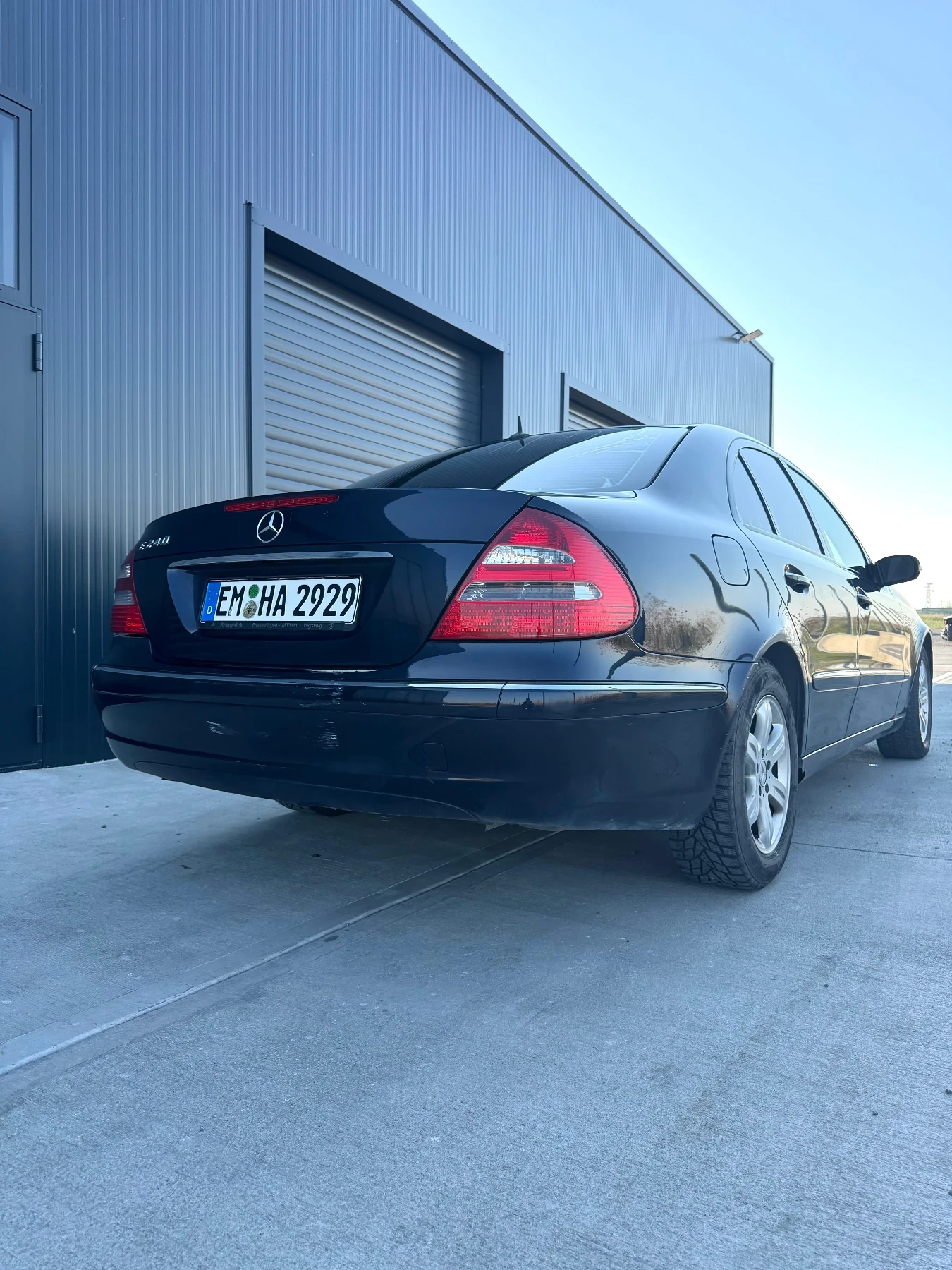Mercedes-Benz E 240 2.6 - ГАЗ - Автомат, снимка 5 - Автомобили и джипове - 55123943