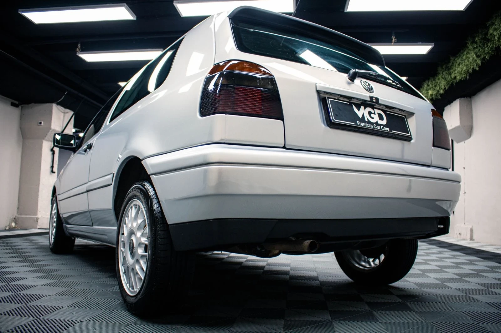 VW Golf 1.8 АВТОМАТ УНИКАТ, снимка 11 - Автомобили и джипове - 55249187