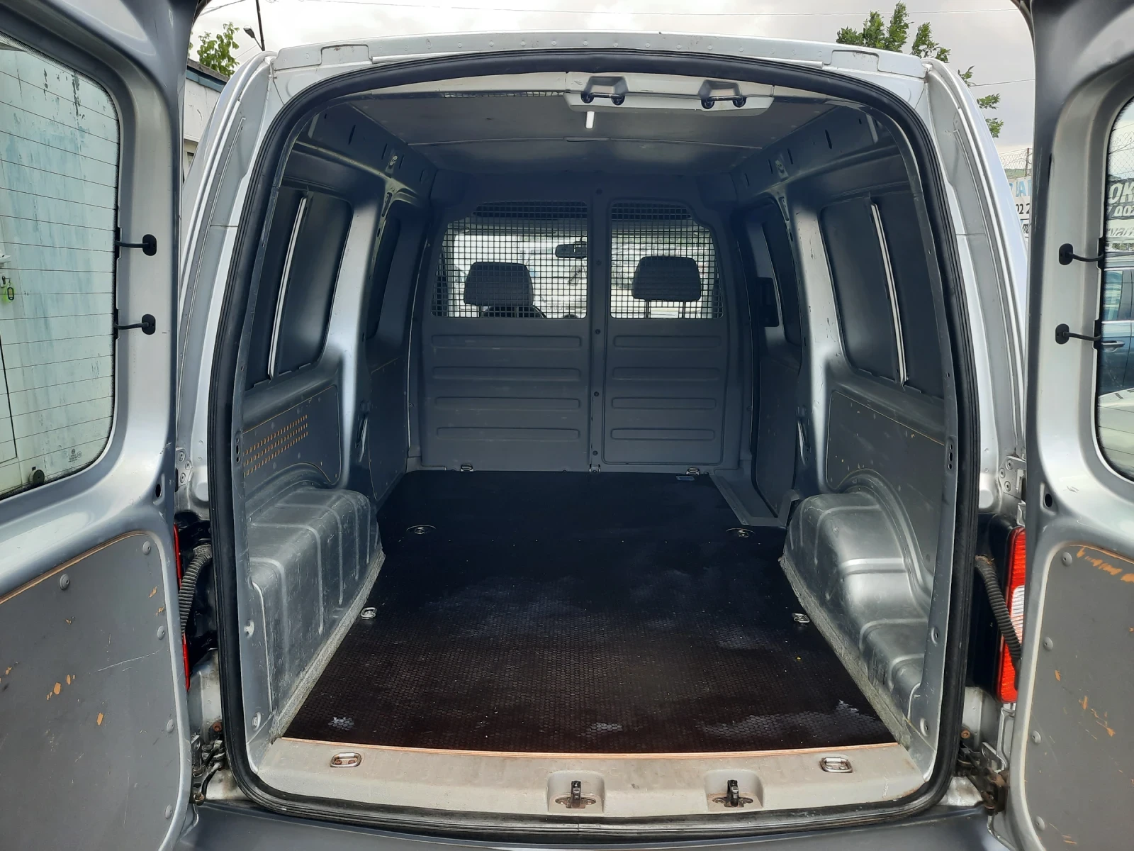 VW Caddy 1.9TDI 105hp AВТОМАТ, снимка 7 - Автомобили и джипове - 55405607