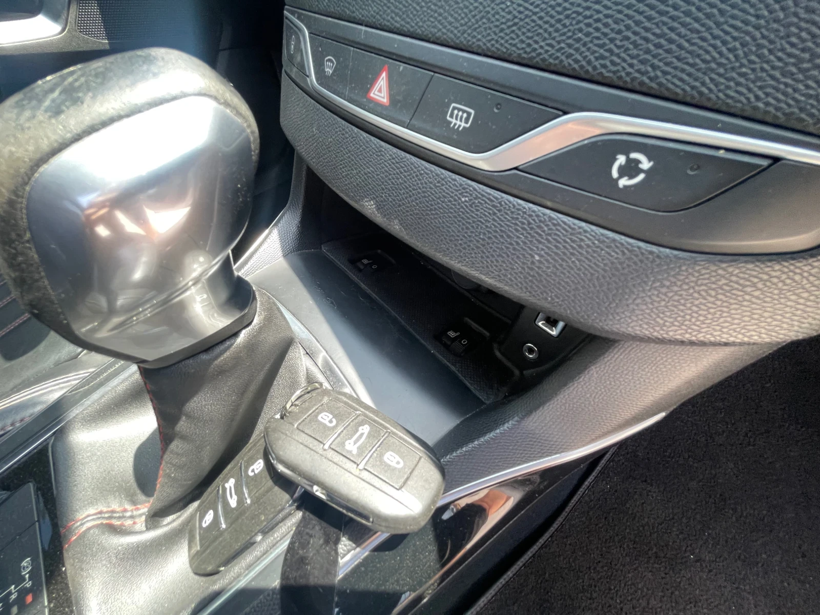 Peugeot 308 2.0HDi/GT-line, снимка 11 - Автомобили и джипове - 55692004