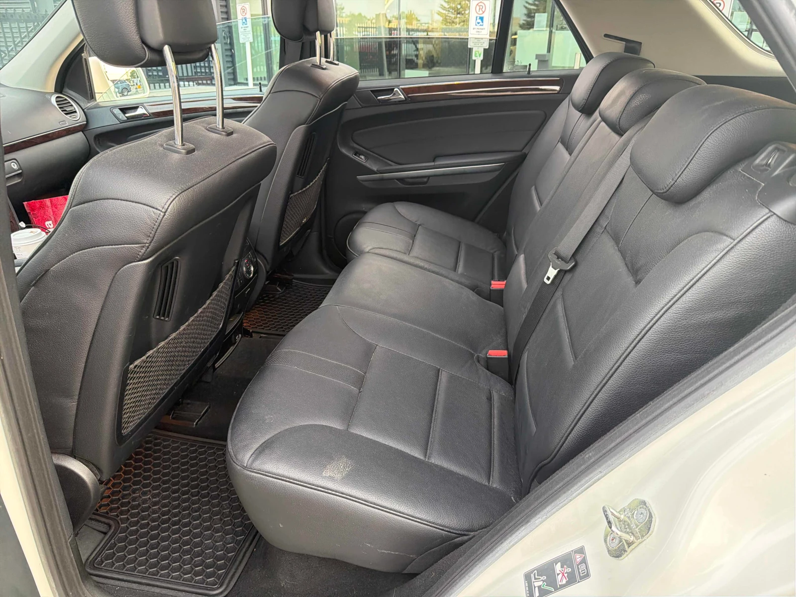 Mercedes-Benz ML 550 * АВТОКРЕДИТ БЕЗ ПЪРВОНАЧАЛНА ВНОСКА* , снимка 13 - Автомобили и джипове - 55840129