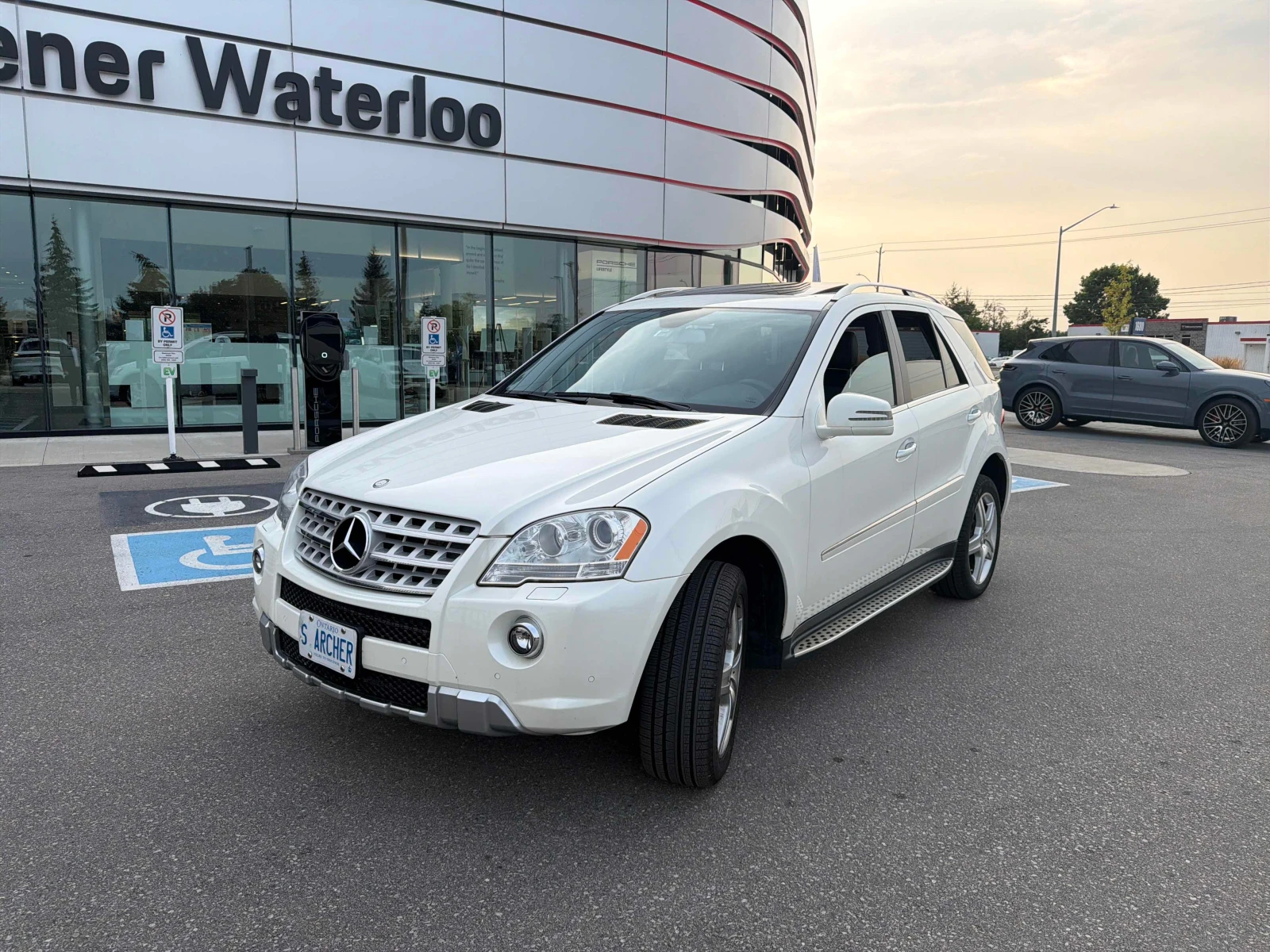 Mercedes-Benz ML 550 * АВТОКРЕДИТ БЕЗ ПЪРВОНАЧАЛНА ВНОСКА* , снимка 15 - Автомобили и джипове - 55840129