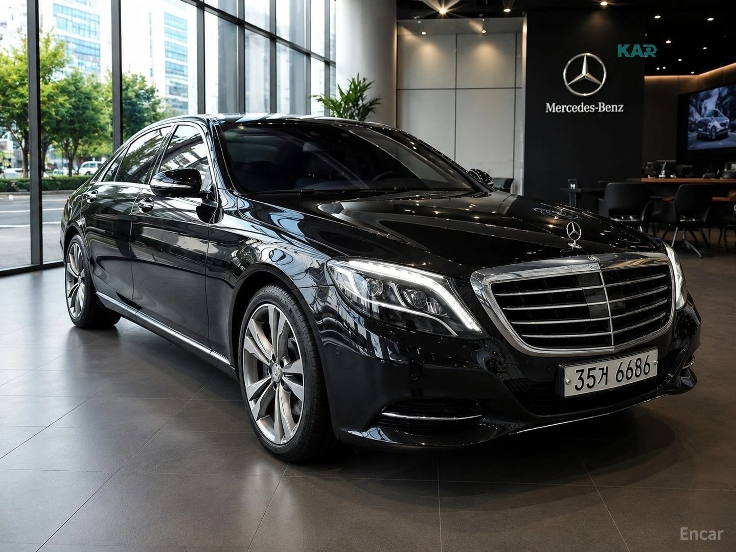 Mercedes-Benz S 500 LONG* 360* МАСАЖИ* МОНИТОРИ* ОБДУХ* НАВИ* ПАНО, снимка 2 - Автомобили и джипове - 56057184