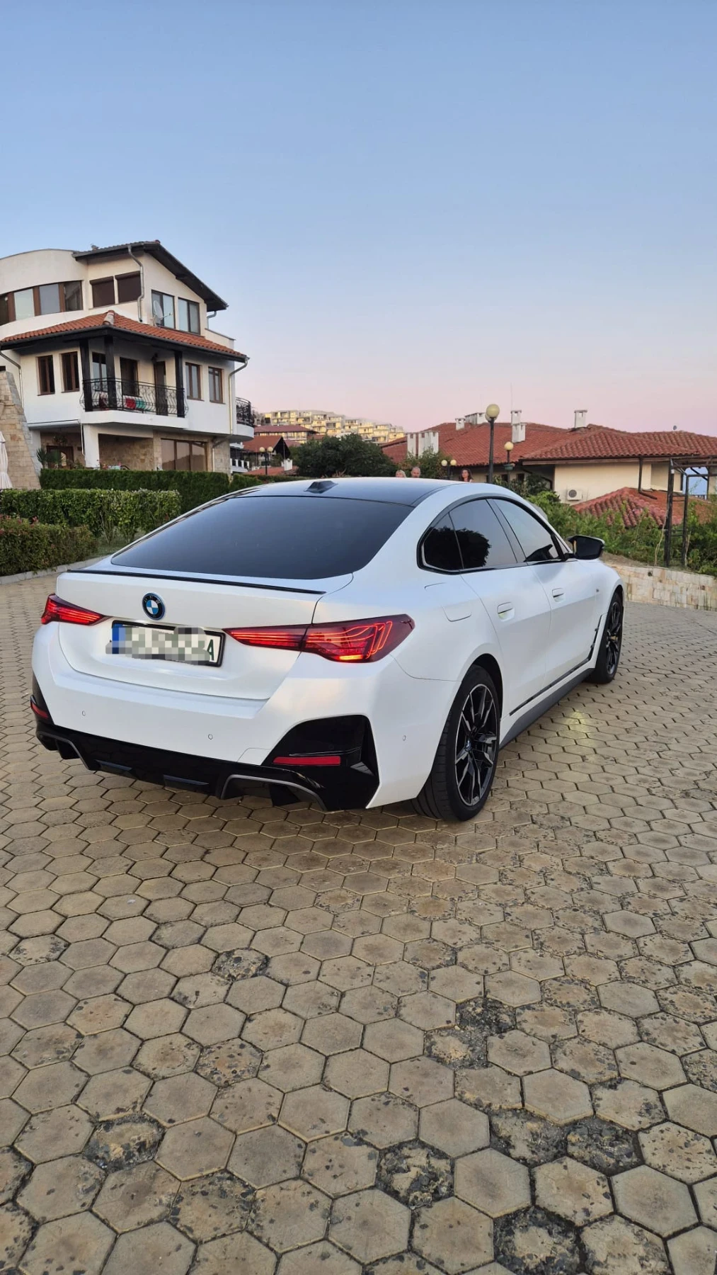 BMW i4 M50, снимка 5 - Автомобили и джипове - 56200476