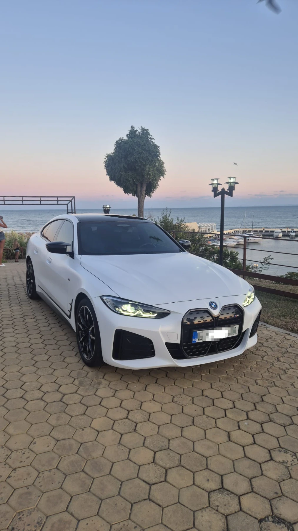 BMW i4 M50, снимка 3 - Автомобили и джипове - 56200476