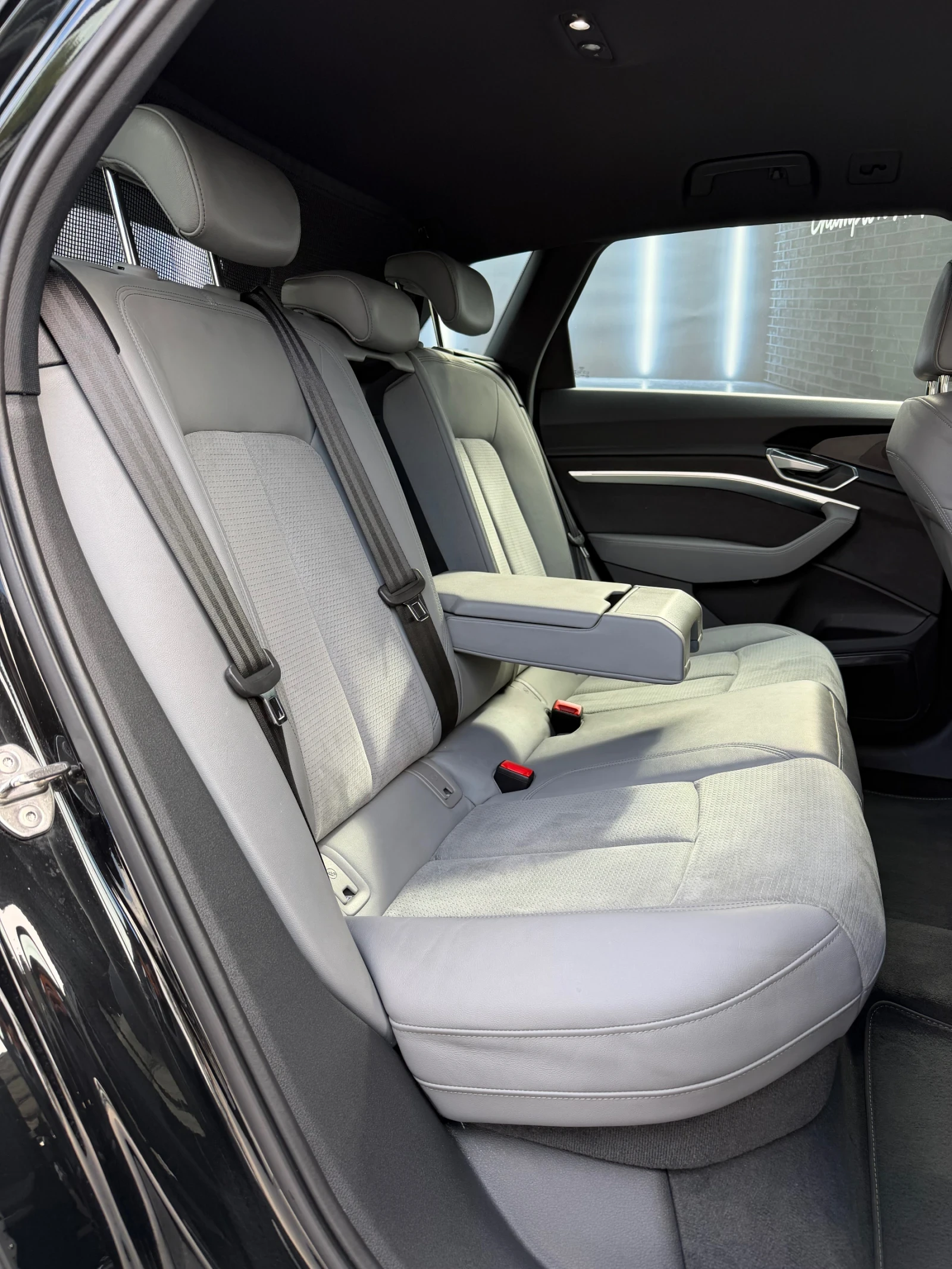 Audi E-Tron 2 X S-Line, снимка 14 - Автомобили и джипове - 56513536