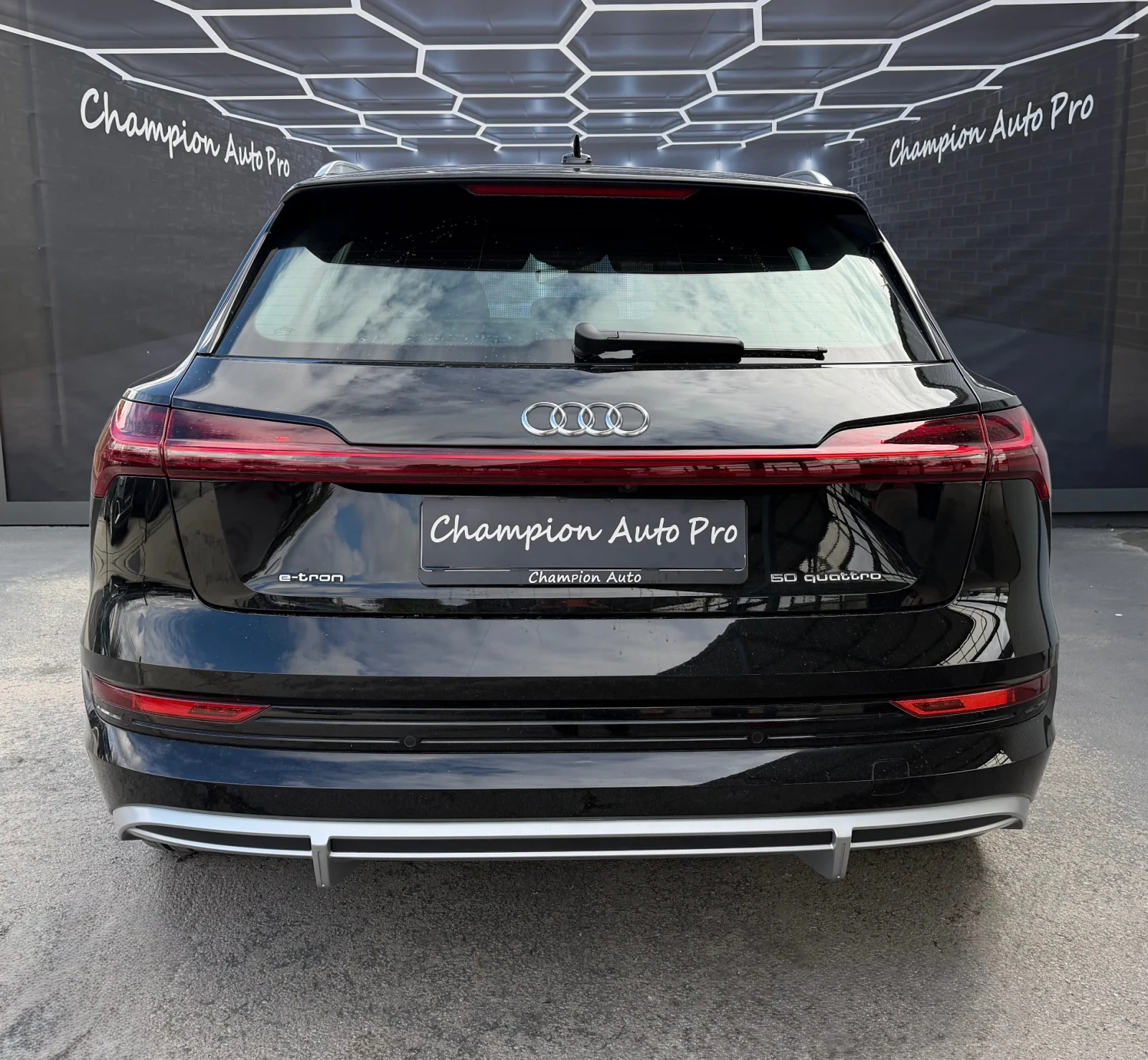 Audi E-Tron 2 X S-Line, снимка 5 - Автомобили и джипове - 56513536