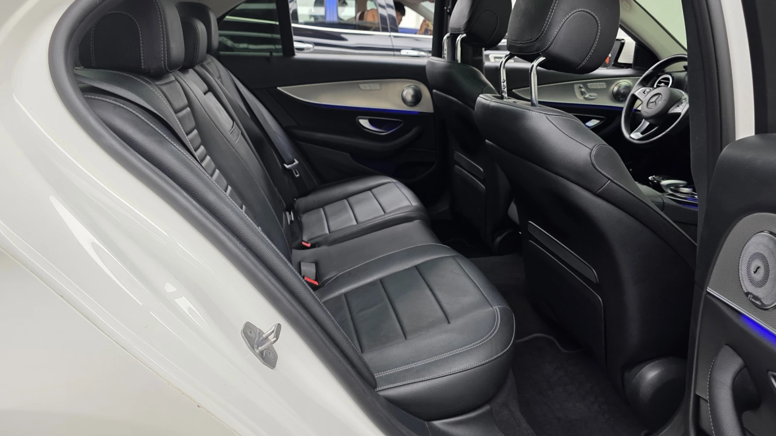Mercedes-Benz E 300 AMG LINE * BURM * 360 * ����� * ���� * HUD | Mobile.bg � ����������� 10