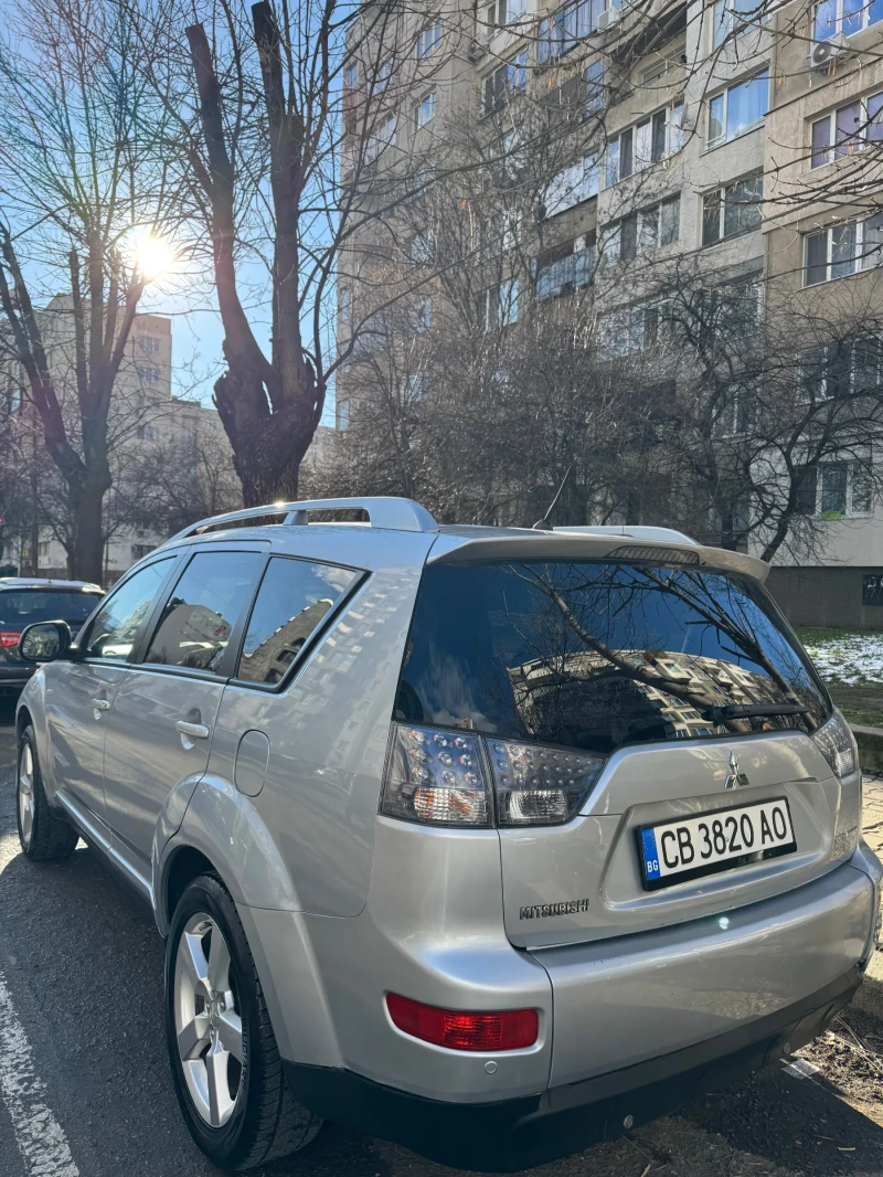 Mitsubishi Outlander 2.4i 16v, снимка 3 - Автомобили и джипове - 48548797